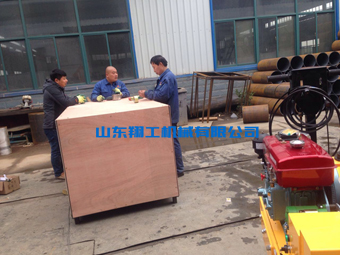 山東翔工機(jī)械小型壓路機(jī)發(fā)貨現(xiàn)場(chǎng)忙！