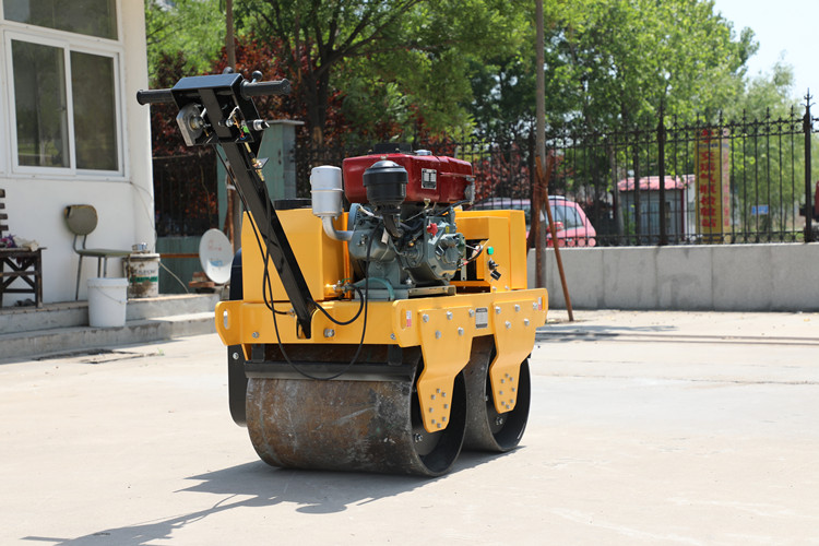 為什么小型壓路機(jī)會(huì)漏油？該如何解決？