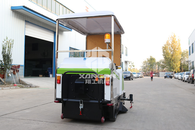 電動(dòng)掃地車生產(chǎn)廠家告訴你掃地機(jī)購買的必要性！